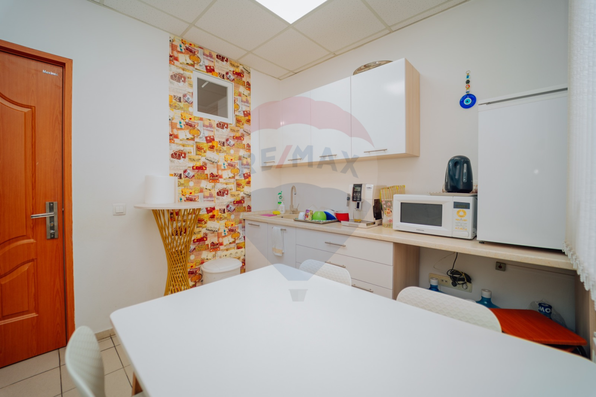 396.900 EUR