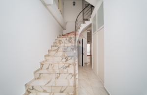 2.700 EUR