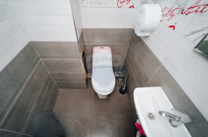 2.700 EUR