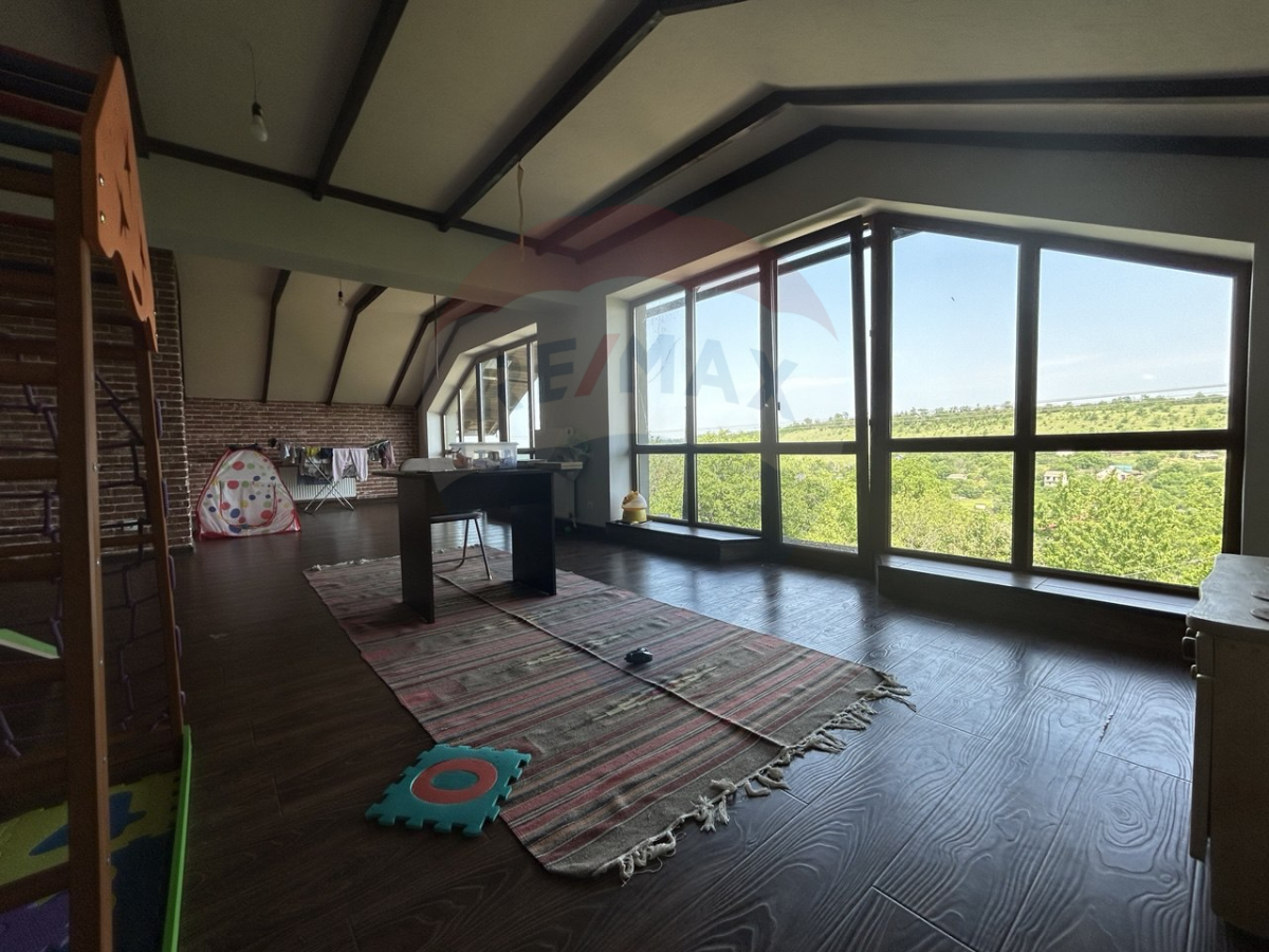 152.000 EUR