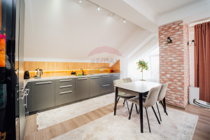 165.000 EUR