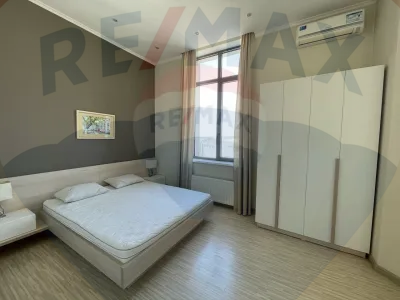 385.000 EUR