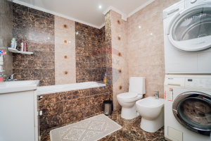 125.000 EUR