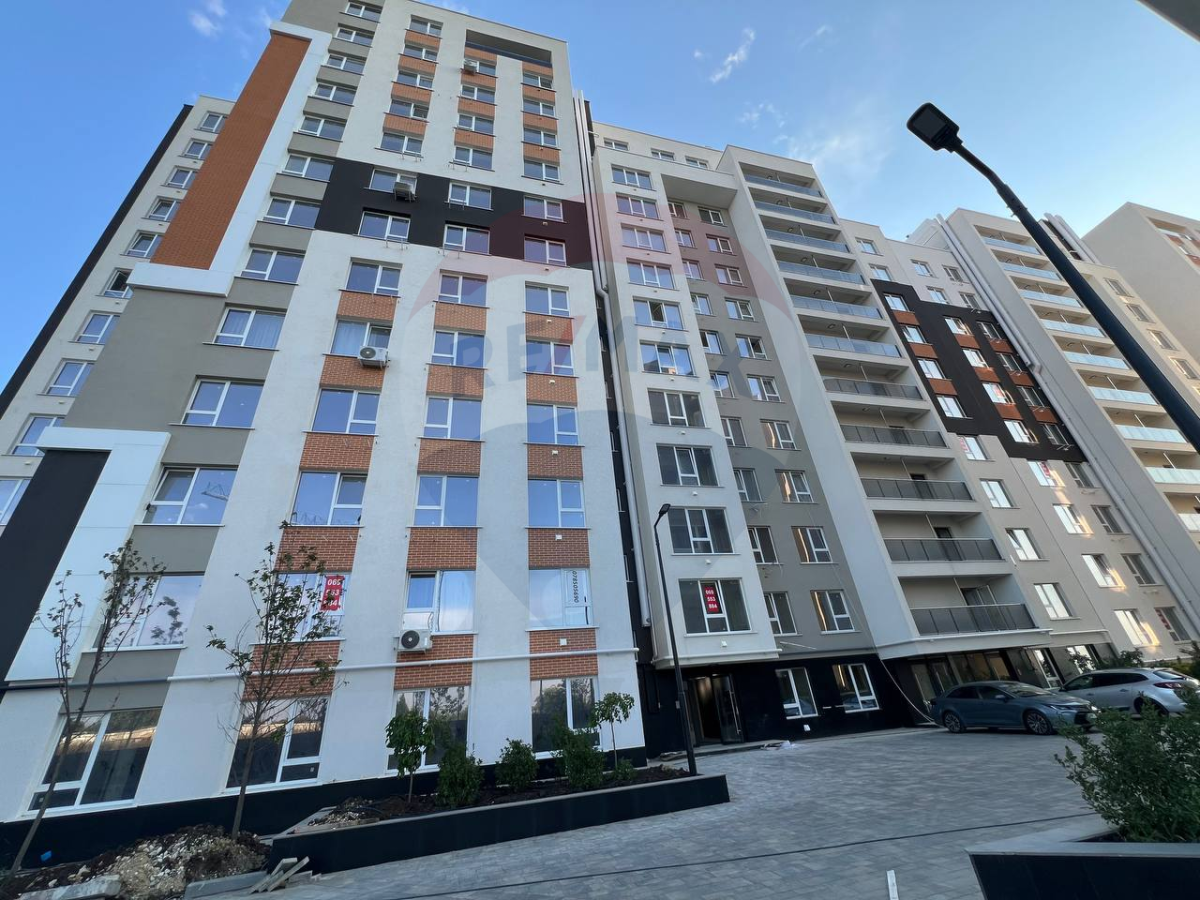 114.000 EUR