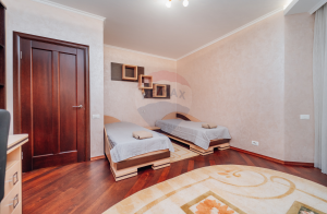 1.800 EUR