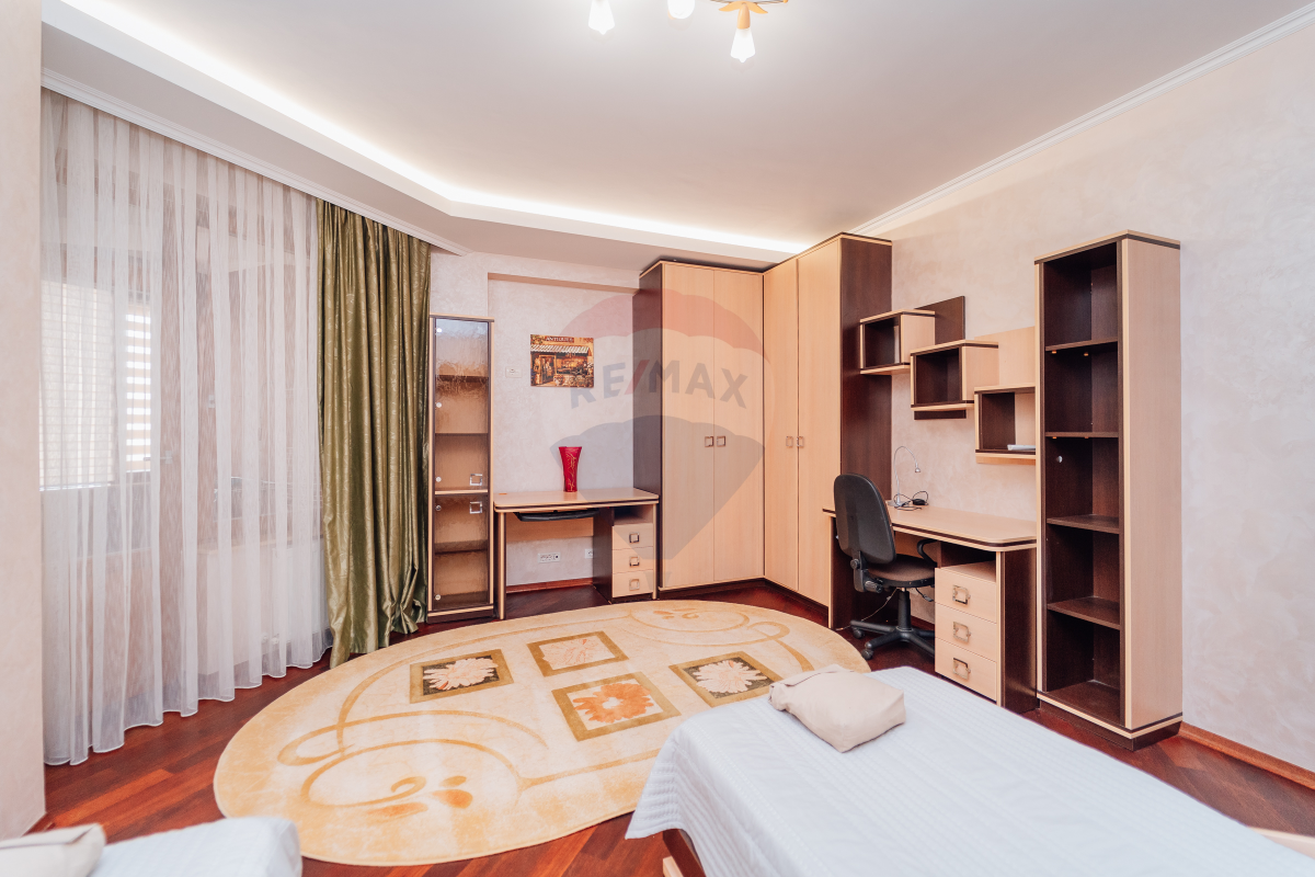 1.800 EUR