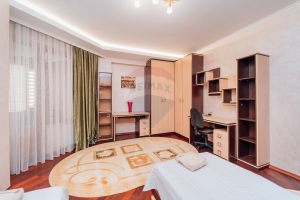 1.800 EUR