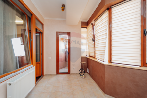 1.800 EUR