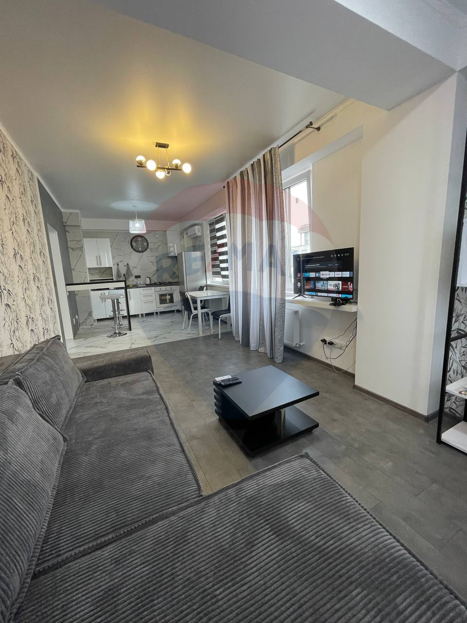 850 EUR