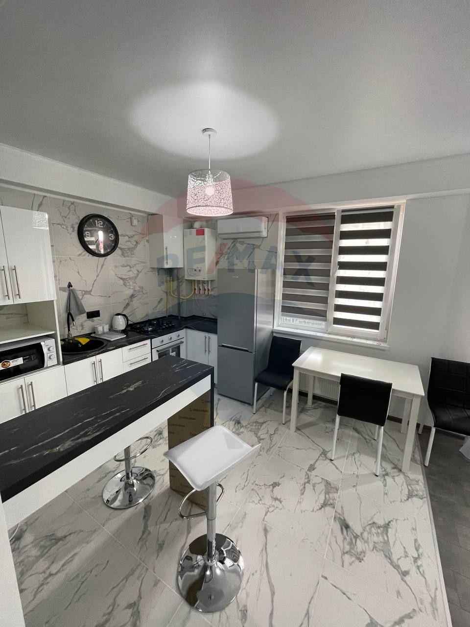 850 EUR