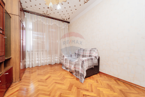 105.000 EUR