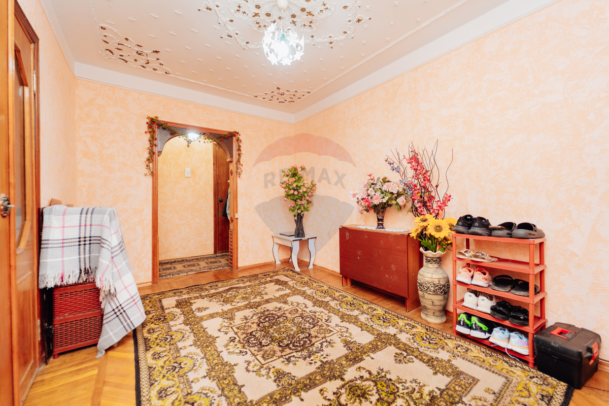 105.000 EUR