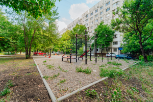 105.000 EUR
