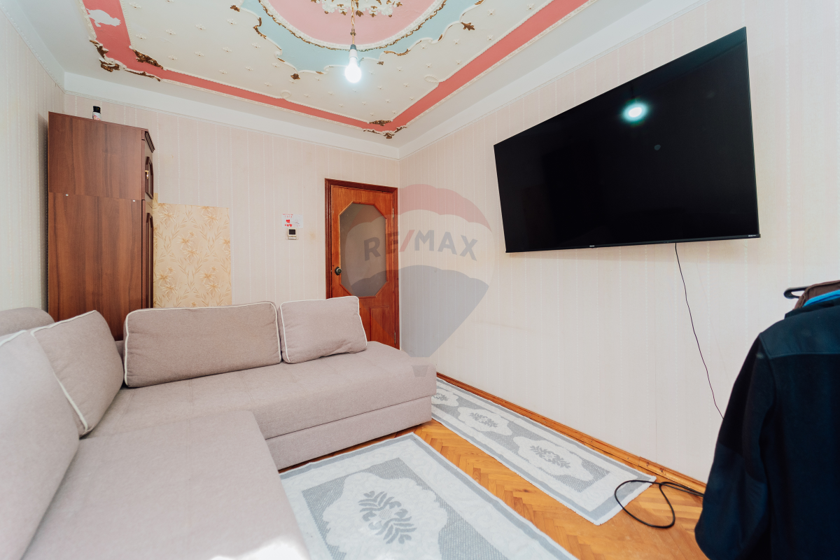 105.000 EUR