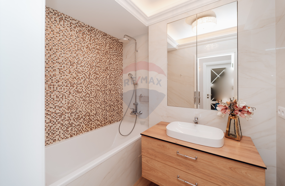 290.000 EUR