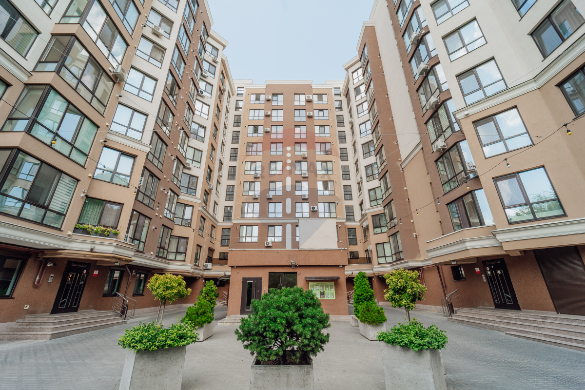 290.000 EUR