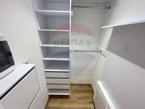 800 EUR
