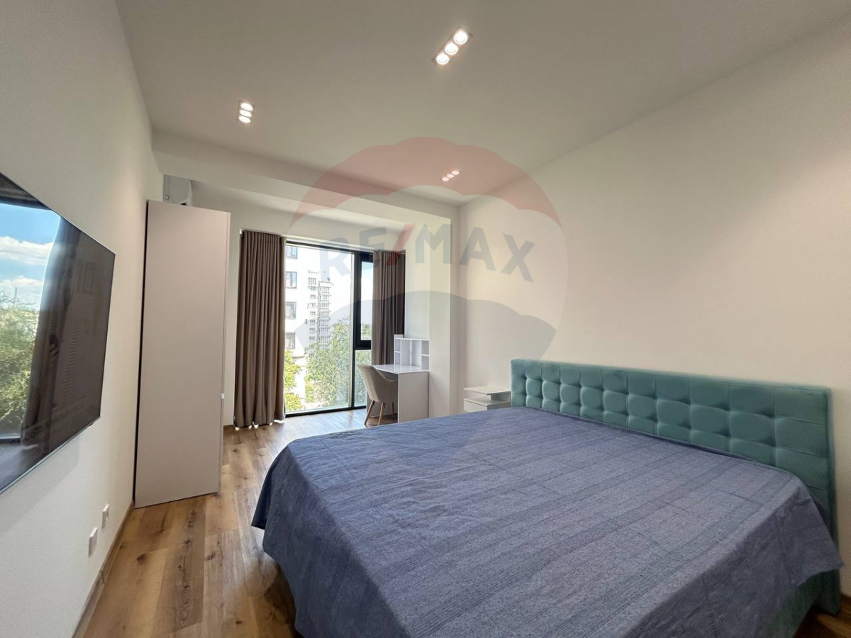 800 EUR