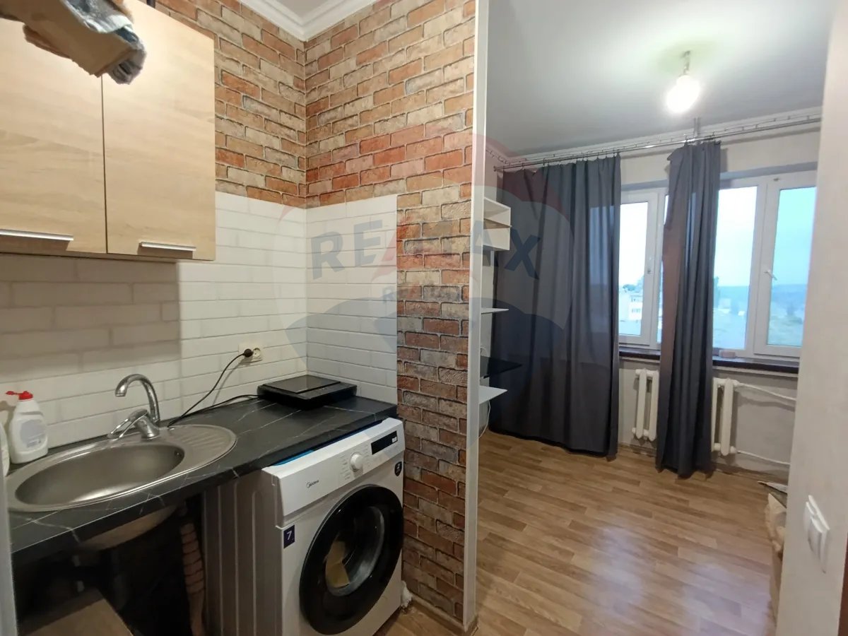 200 EUR