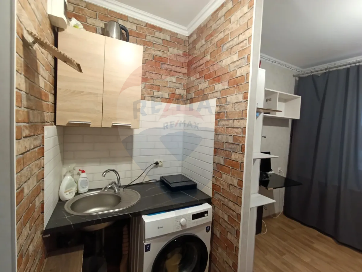 200 EUR