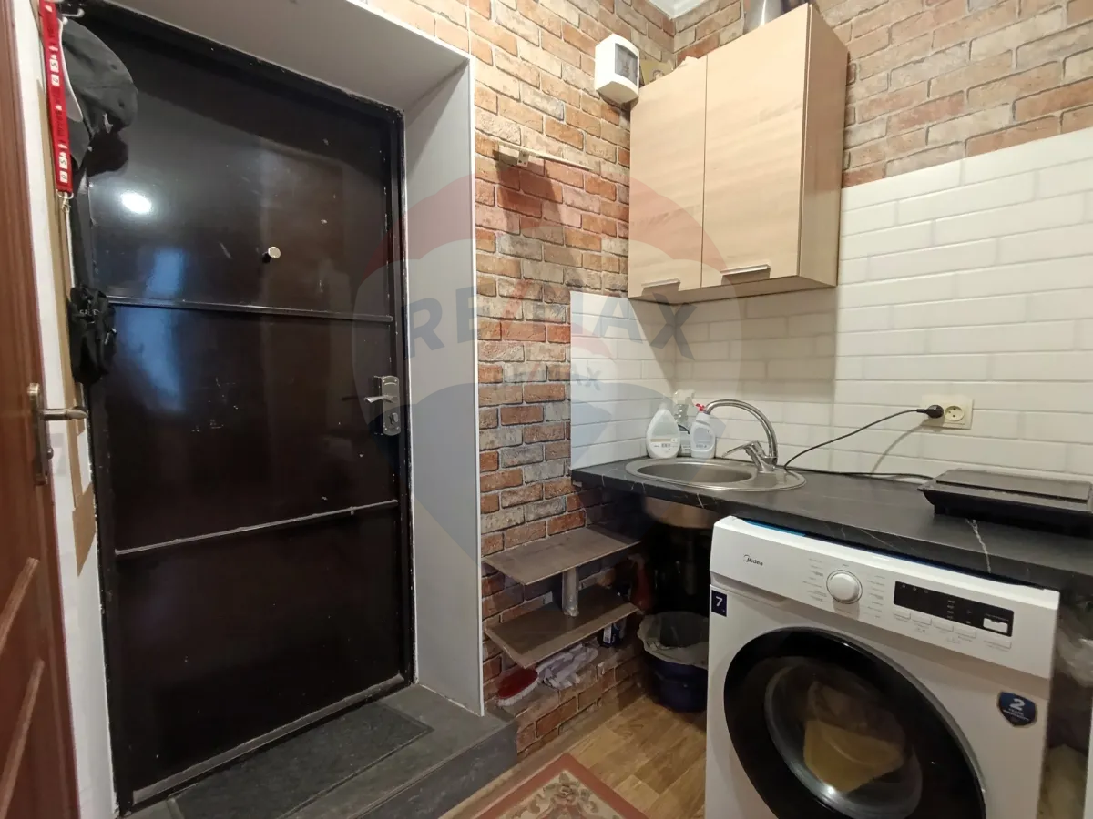 200 EUR