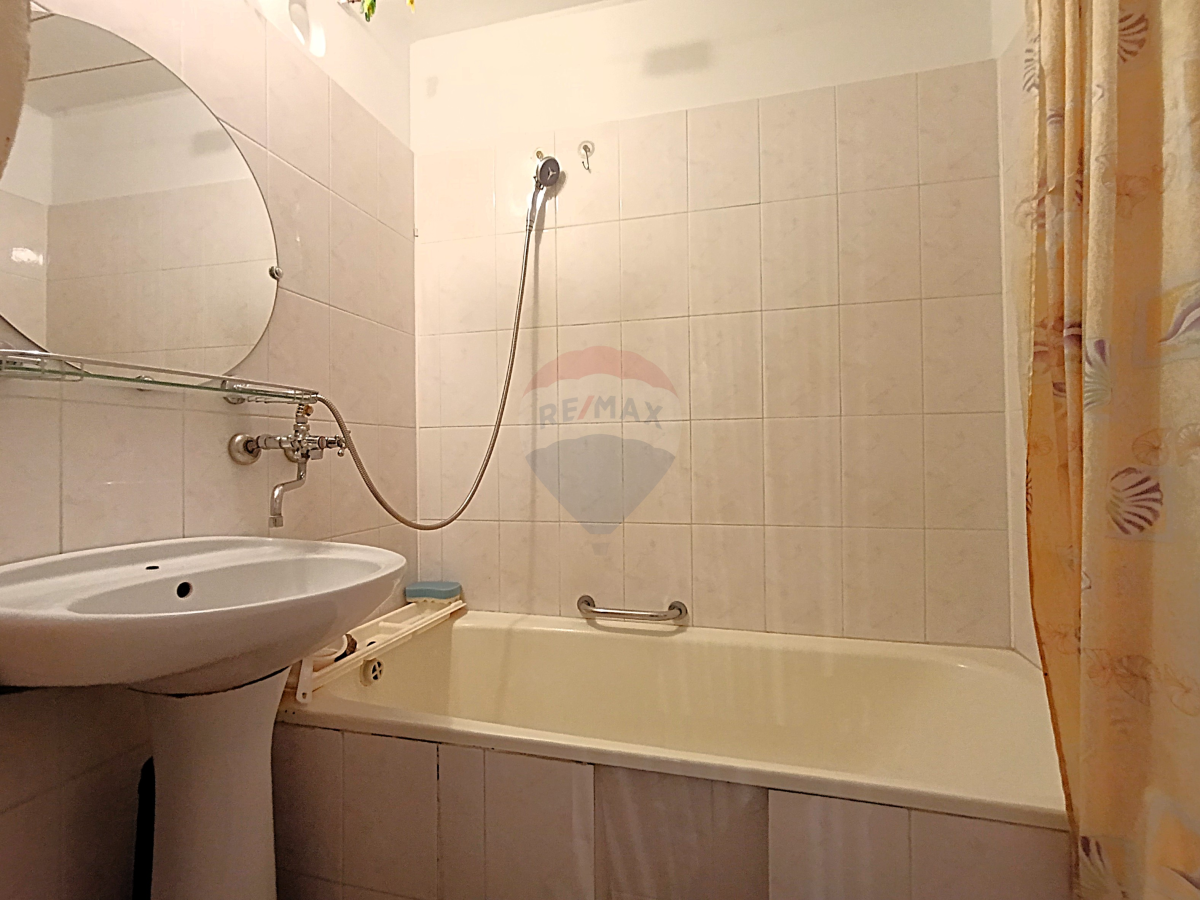 109.900 EUR