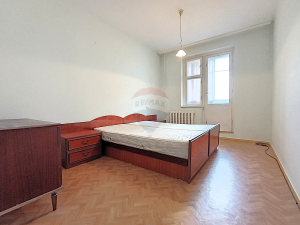 109.900 EUR