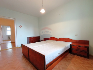 109.900 EUR