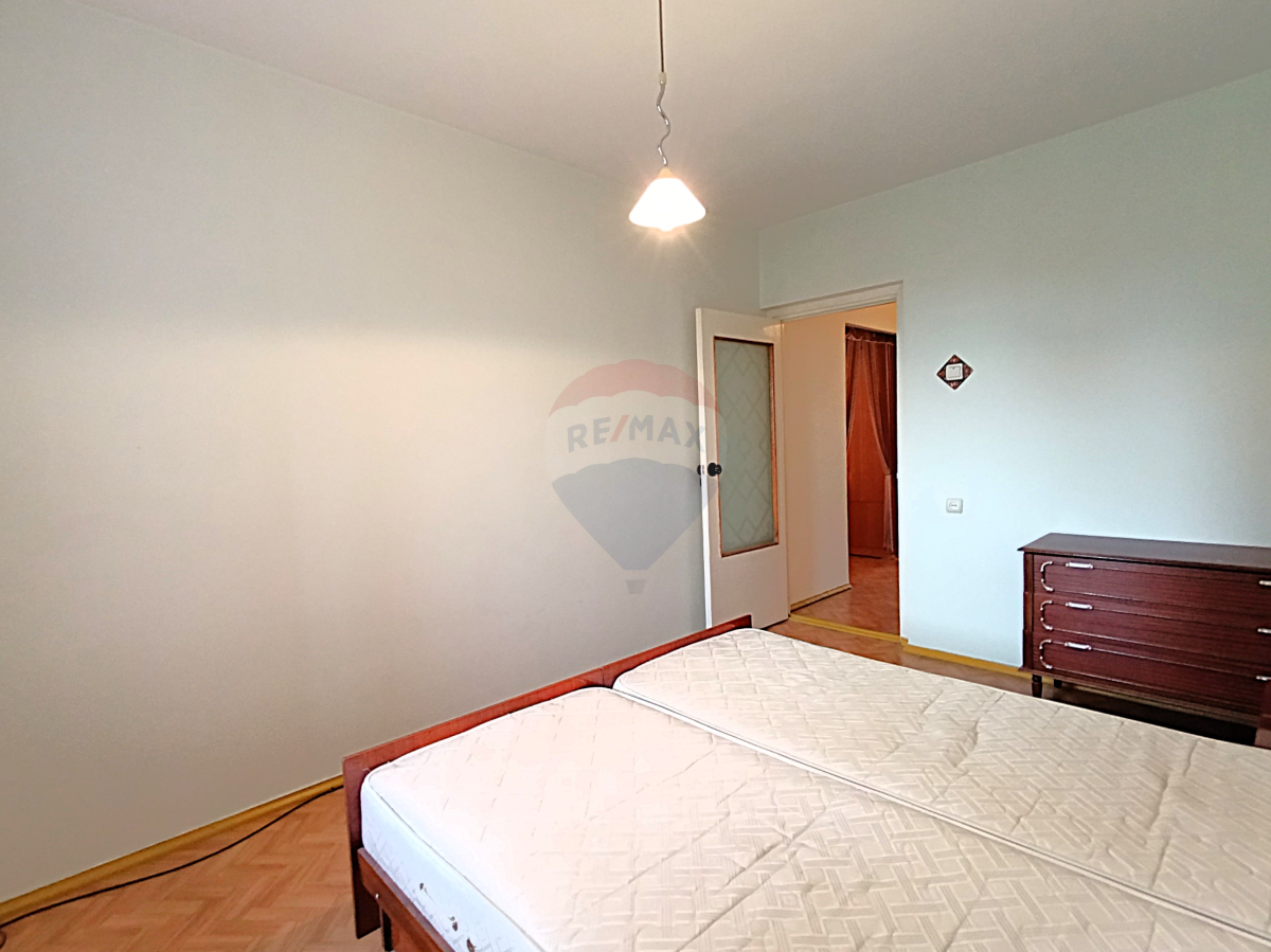 109.900 EUR
