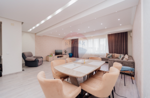 2.000 EUR