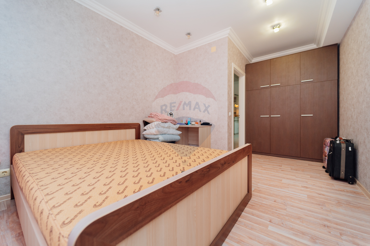 2.000 EUR
