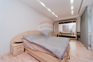2.000 EUR