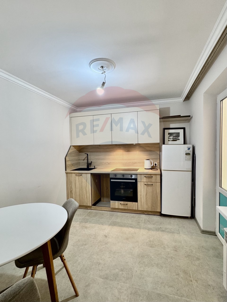 195.000 EUR