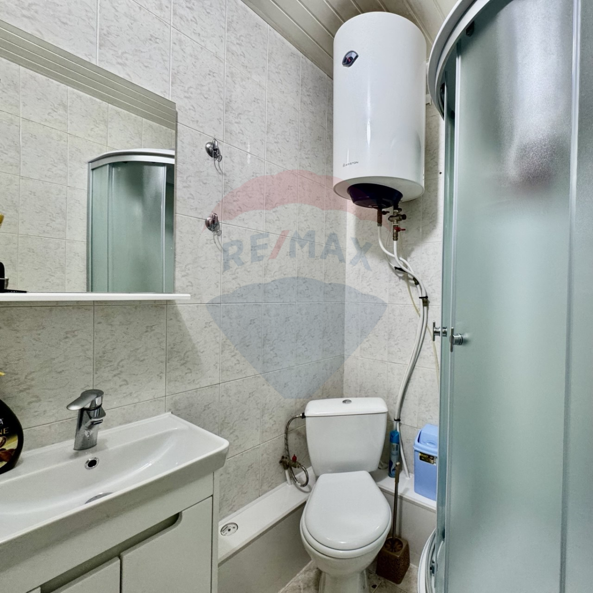 195.000 EUR