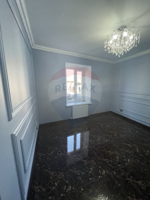 750 EUR