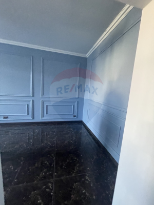 750 EUR