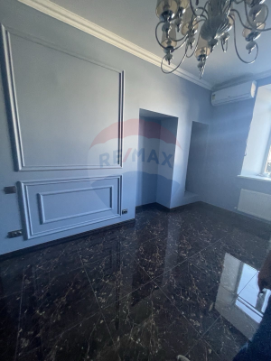 750 EUR
