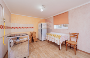 185.000 EUR