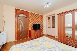 185.000 EUR