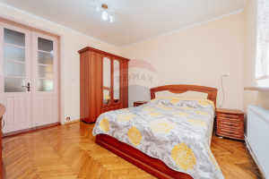 185.000 EUR