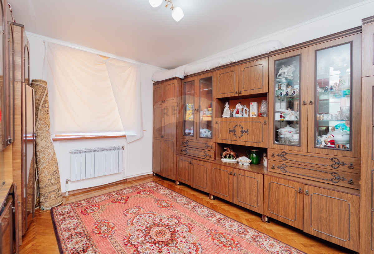 185.000 EUR