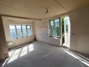 44.000 EUR