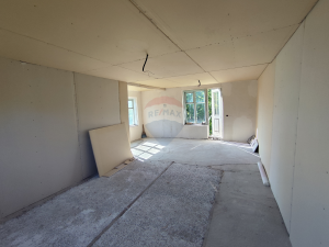 44.000 EUR