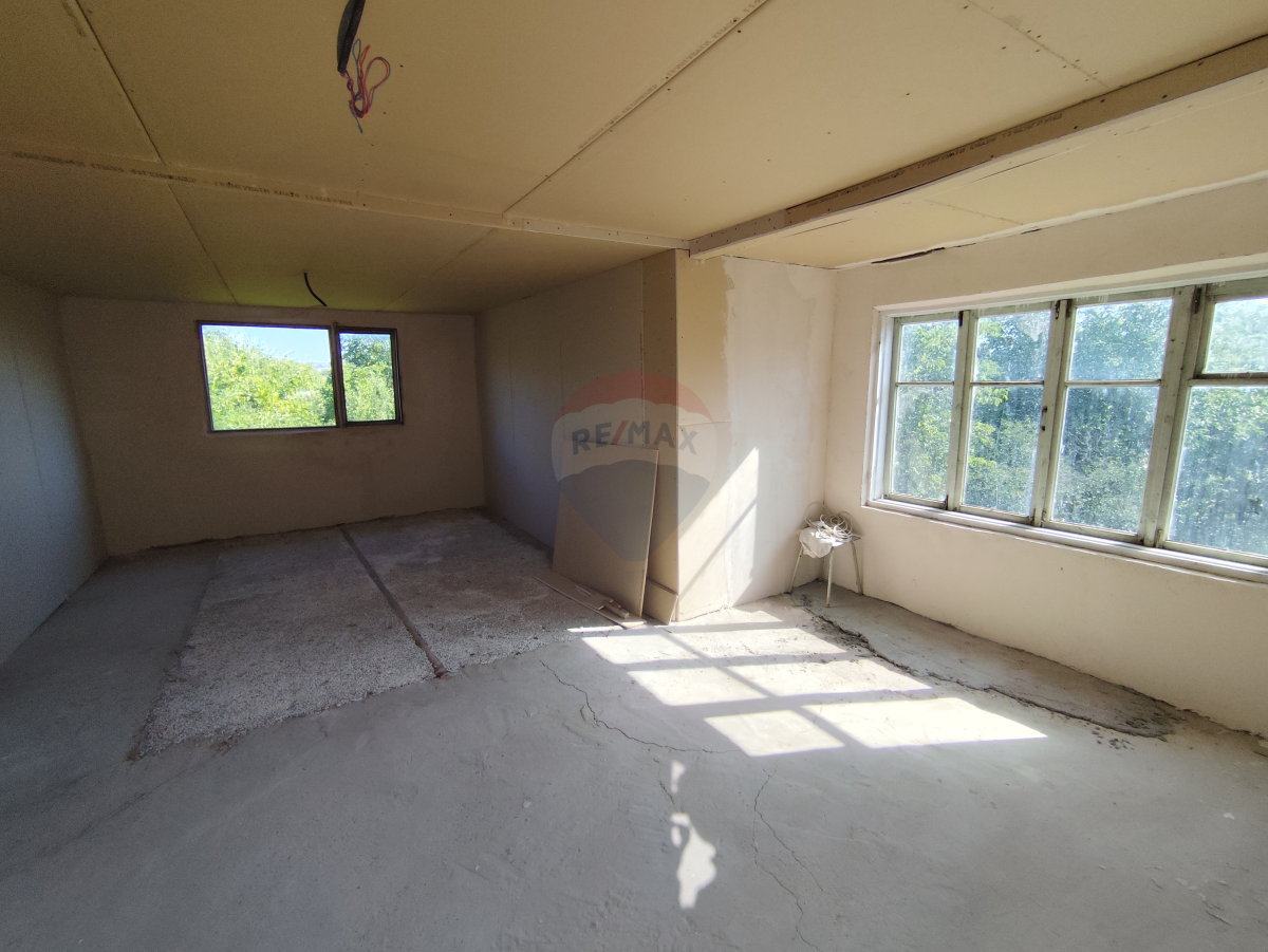 44.000 EUR