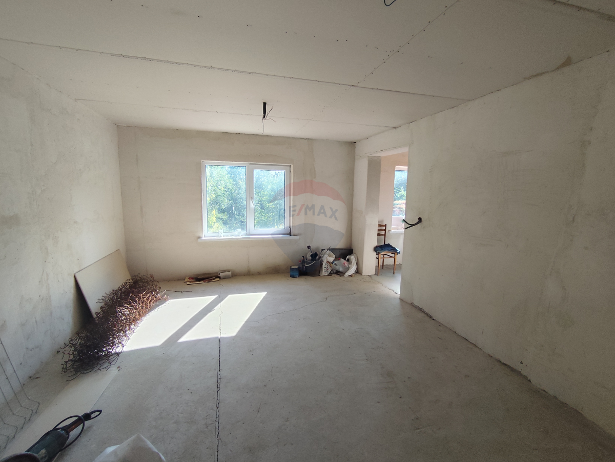 44.000 EUR