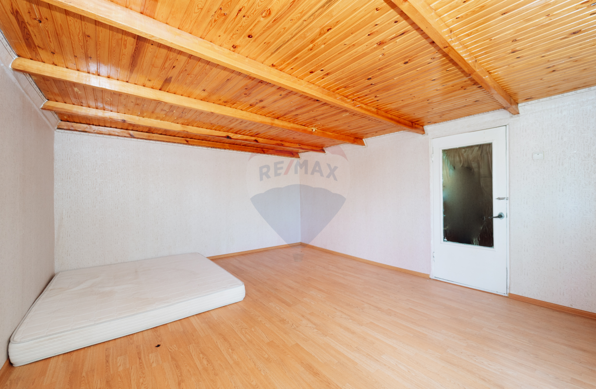 77.000 EUR