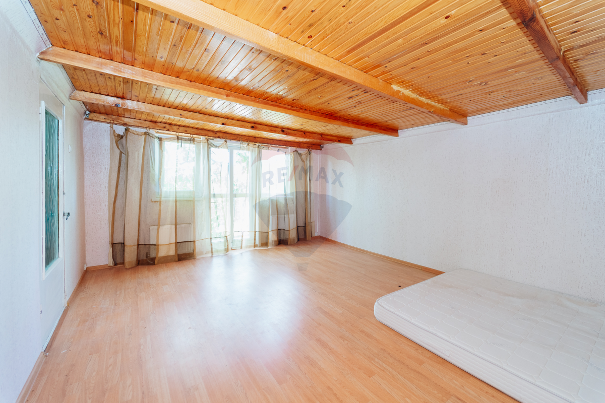 77.000 EUR