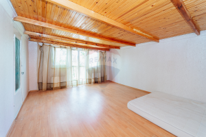 77.000 EUR