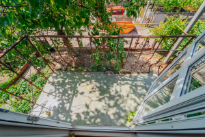 77.000 EUR
