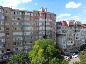 1.100 EUR